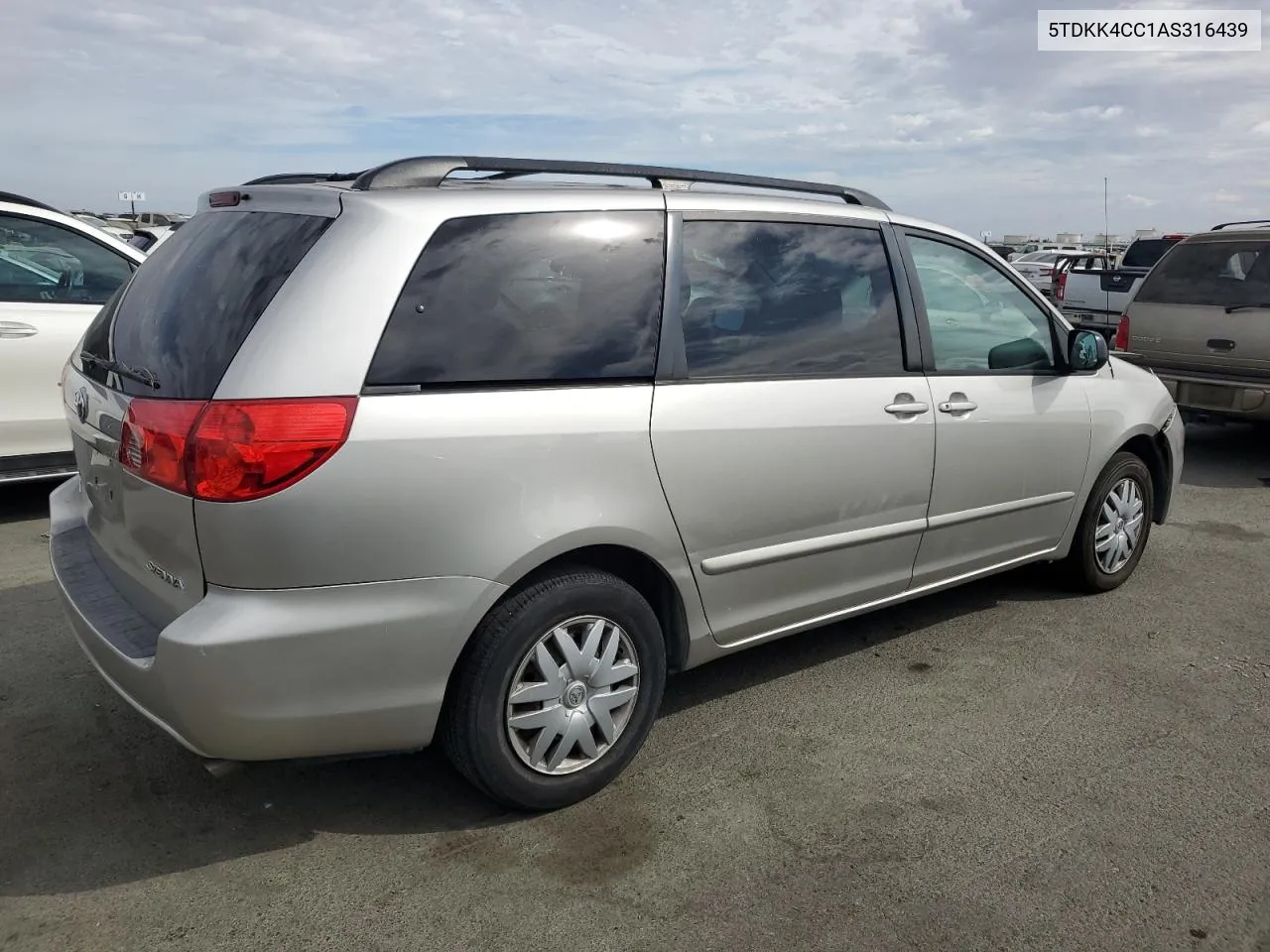 2010 Toyota Sienna Ce VIN: 5TDKK4CC1AS316439 Lot: 71851404