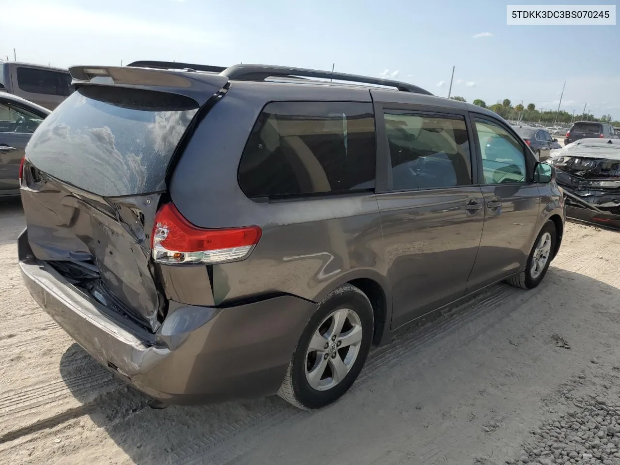 2011 Toyota Sienna Le VIN: 5TDKK3DC3BS070245 Lot: 54581144