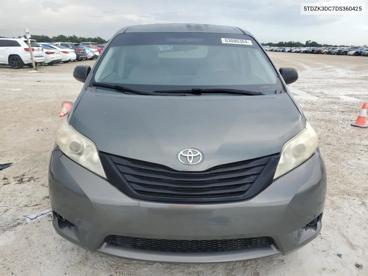 5TDZK3DC7DS360425 2013 Toyota Sienna