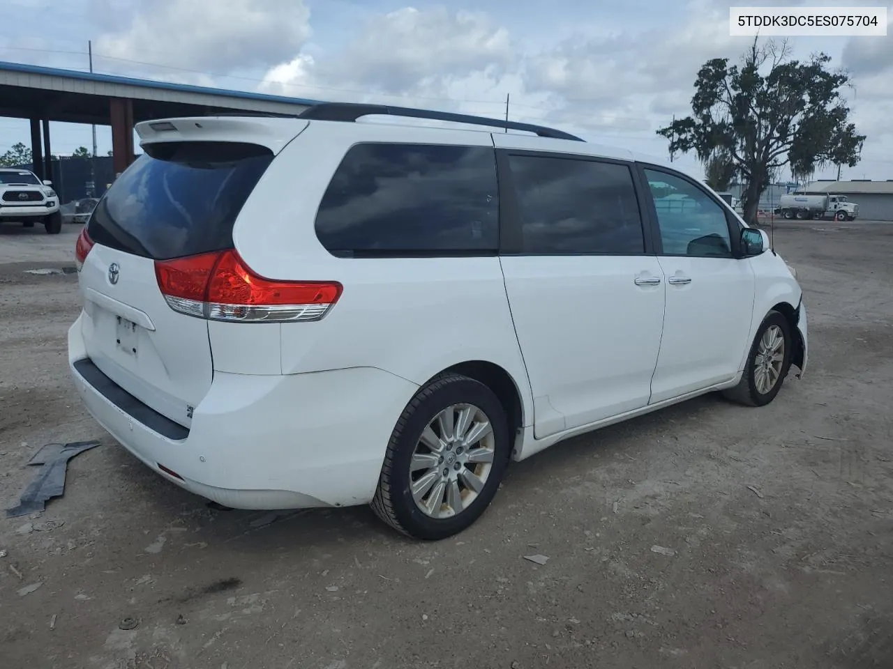 5TDDK3DC5ES075704 2014 Toyota Sienna Xle