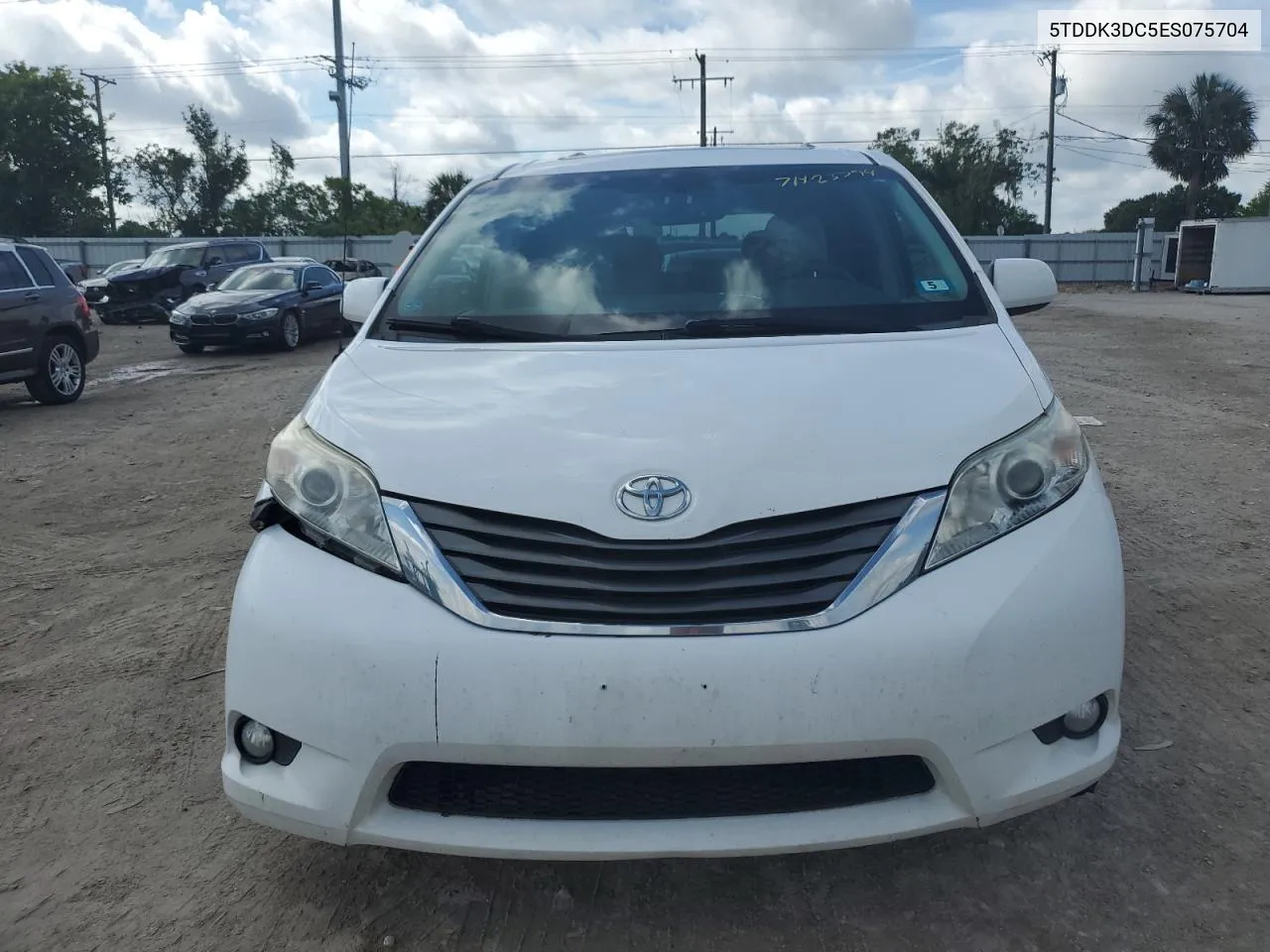 2014 Toyota Sienna Xle VIN: 5TDDK3DC5ES075704 Lot: 71423794