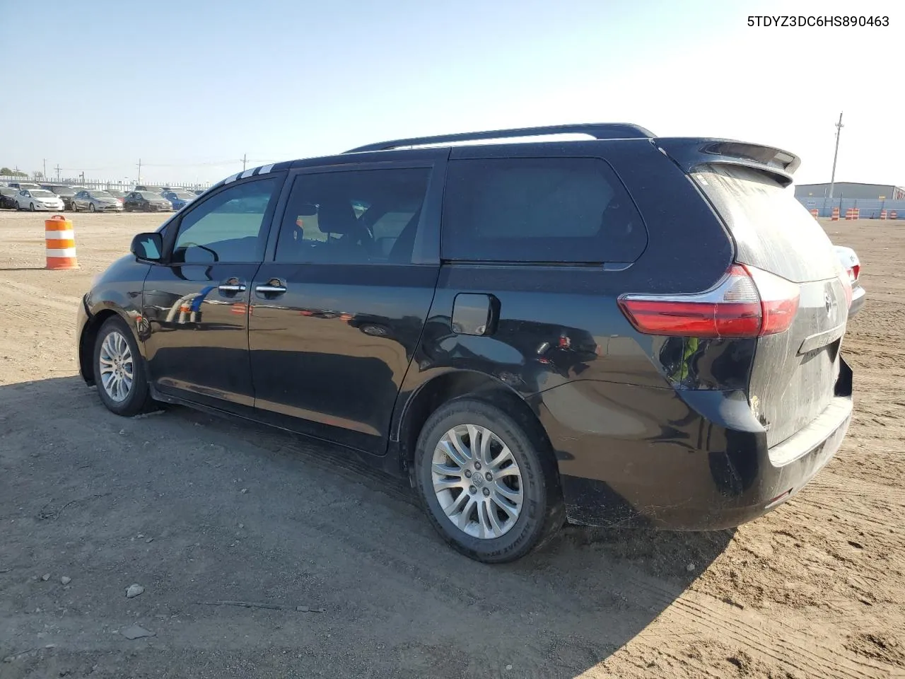 5TDYZ3DC6HS890463 2017 Toyota Sienna Xle