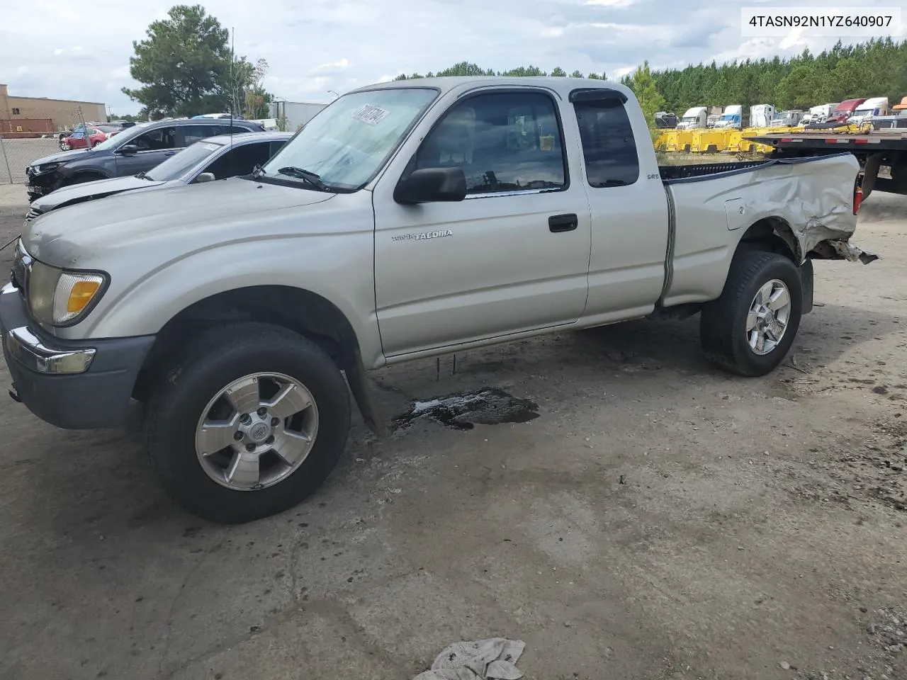 4TASN92N1YZ640907 2000 Toyota Tacoma Xtracab Prerunner