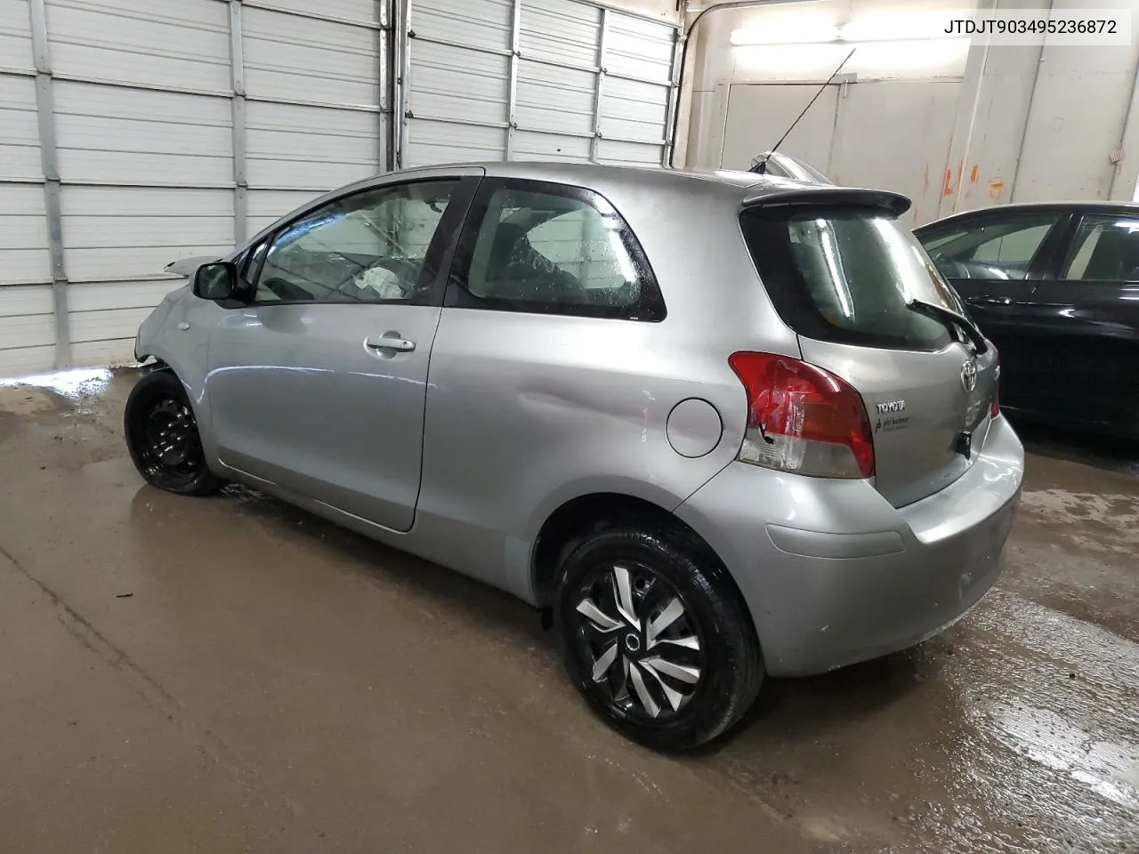 2009 Toyota Yaris VIN: JTDJT903495236872 Lot: 71820334