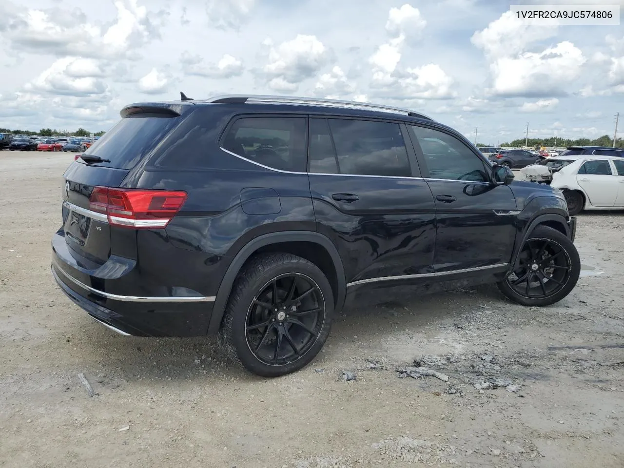 2018 Volkswagen Atlas Se VIN: 1V2FR2CA9JC574806 Lot: 71284544