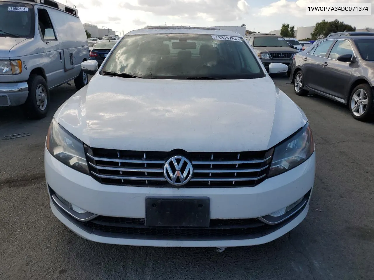 1VWCP7A34DC071374 2013 Volkswagen Passat Sel