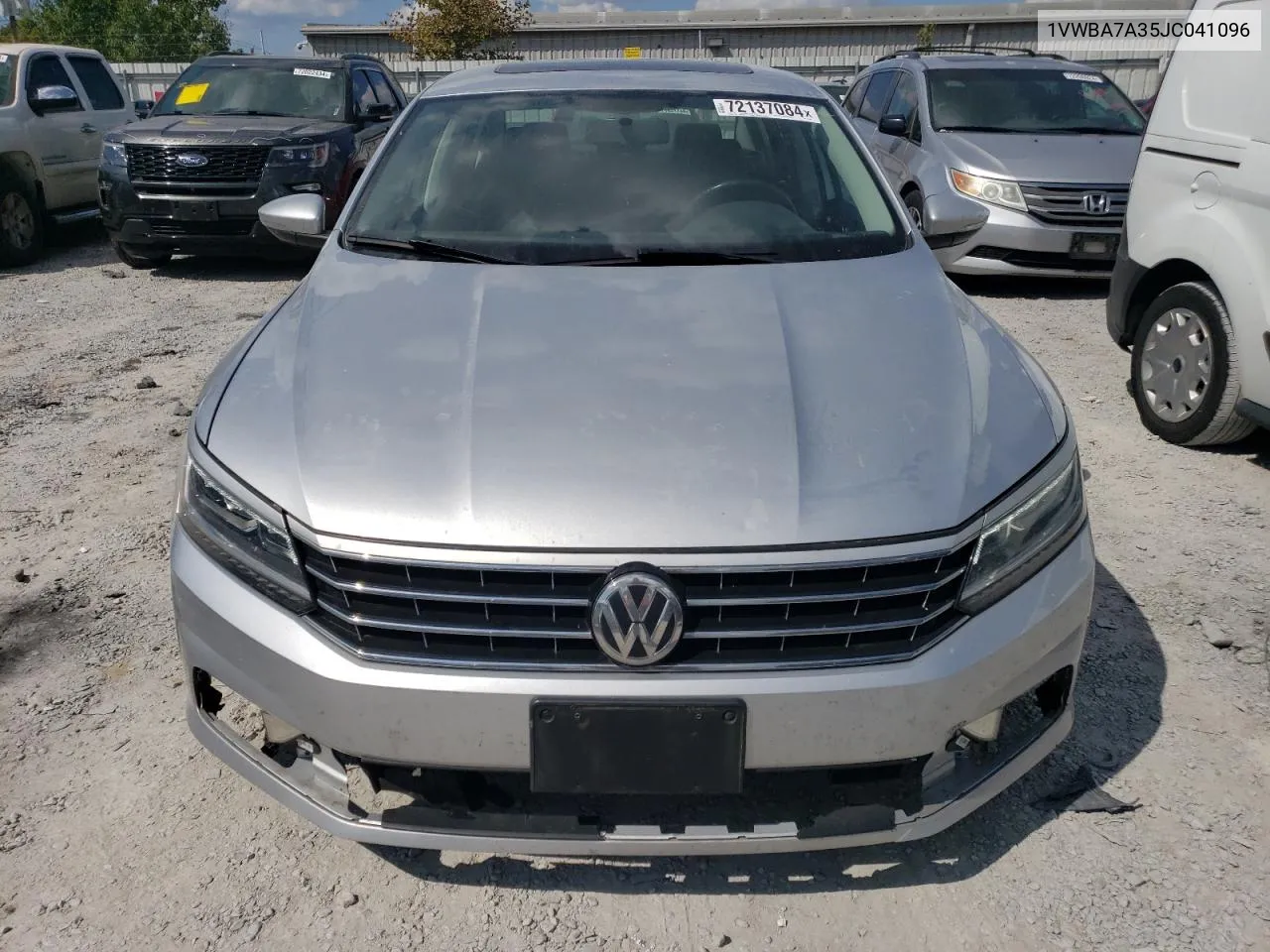 1VWBA7A35JC041096 2018 Volkswagen Passat Se