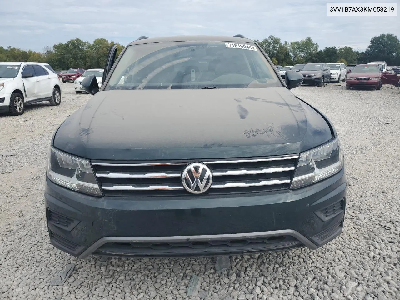 3VV1B7AX3KM058219 2019 Volkswagen Tiguan S