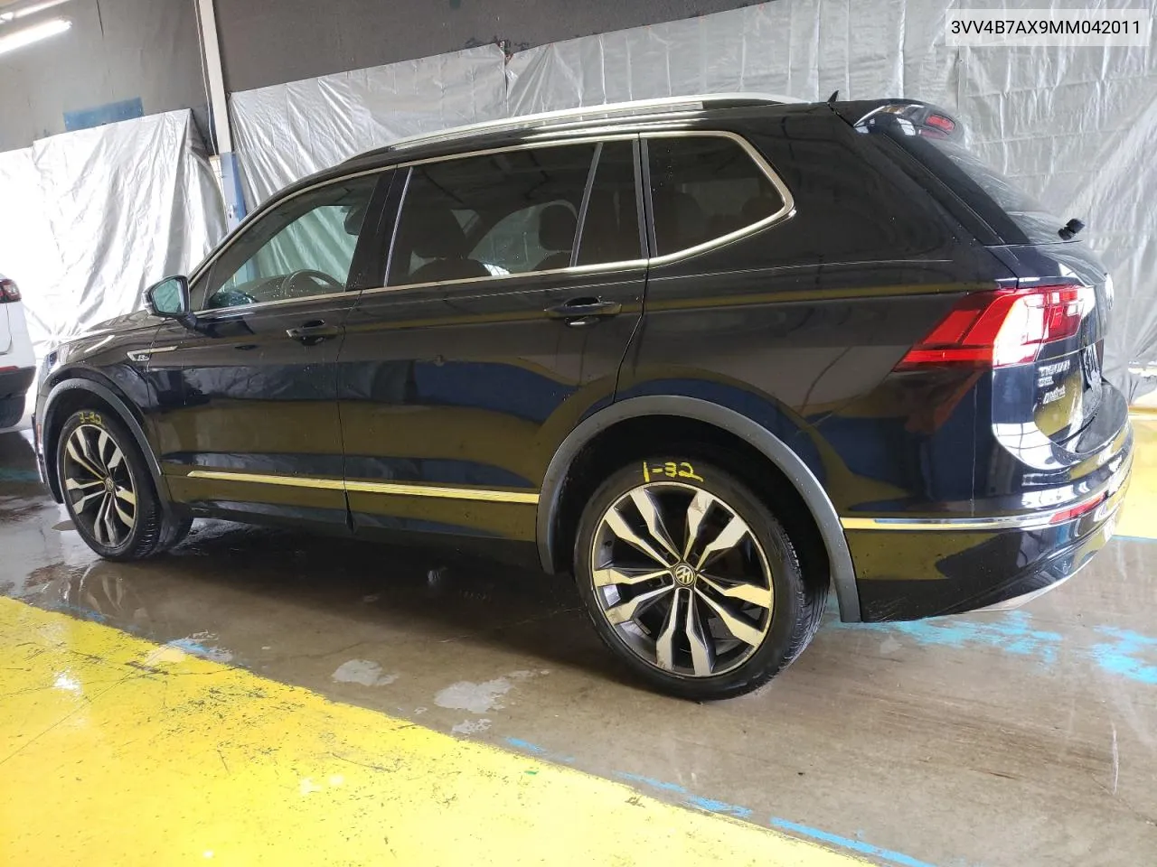 2021 Volkswagen Tiguan Sel Premium R-Line VIN: 3VV4B7AX9MM042011 Lot: 64665834