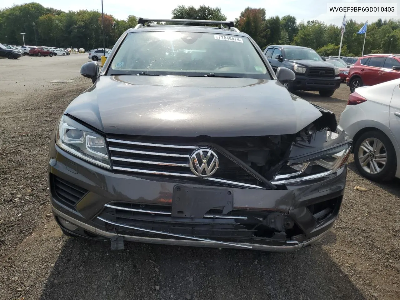 WVGEF9BP6GD010405 2016 Volkswagen Touareg Sport