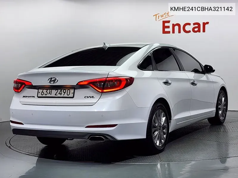 Hyundai Lf Sonata 2.0 Care Plus VIN: KMHE241CBHA321142 Lot: 38000005