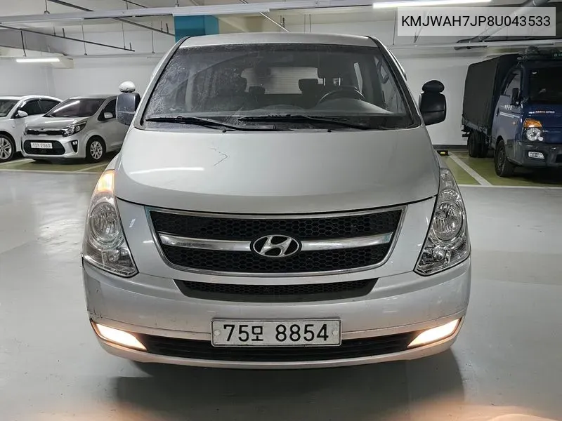 Hyundai Grand Starex 11-Seater Wagon Cvx Premium VIN: KMJWAH7JP8U043533 Lot: 36964248