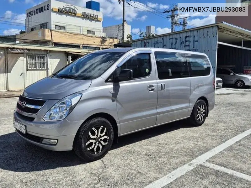 Hyundai Grand Starex 5-Seater Van Cvx Luxury VIN: KMFWBX7JBBU293083 Lot: 38181335