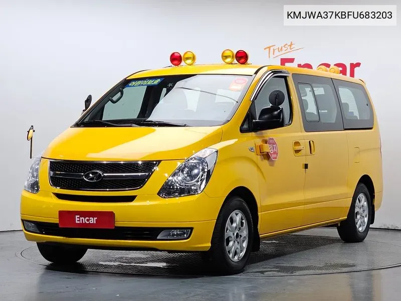 Hyundai Grand Starex Child Protection Car VIN: KMJWA37KBFU683203 Lot: 38173289