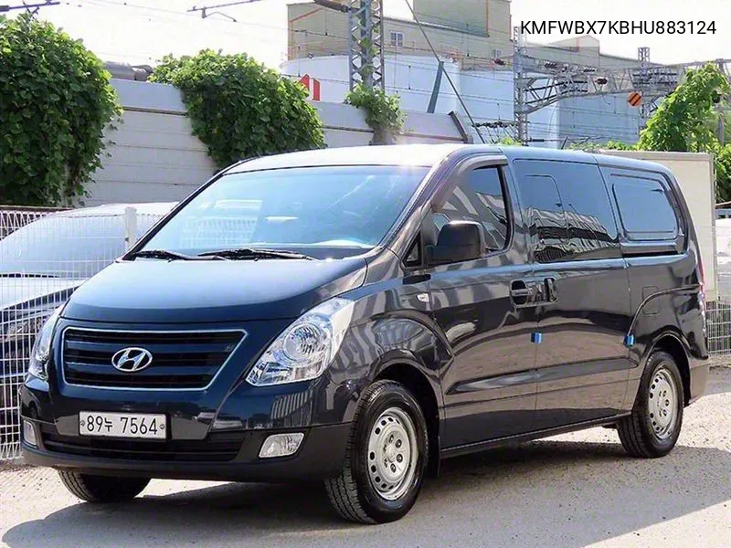 Hyundai Grand Starex 5-Seater Van Smart VIN: KMFWBX7KBHU883124 Lot: 38182236