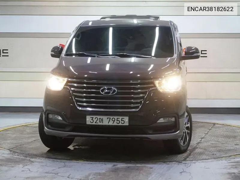 ENCAR38182622 Hyundai The New Grand Starex 4Wd Urban 9-Seater Exclusive