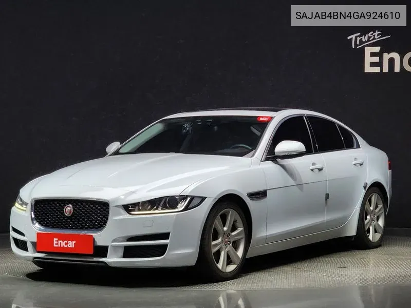 SAJAB4BN4GA924610 Jaguar Xe 20D Portfolio