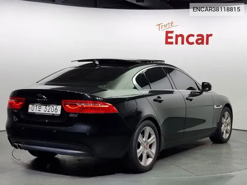 ENCAR38118815 Jaguar Xe 20D Portfolio Awd