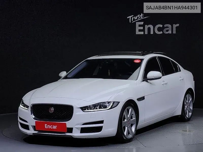 SAJAB4BN1HA944301 Jaguar Xe 20D Portfolio