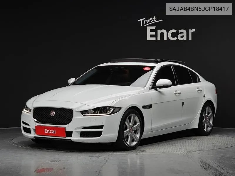 SAJAB4BN5JCP18417 Jaguar Xe 20D Portfolio