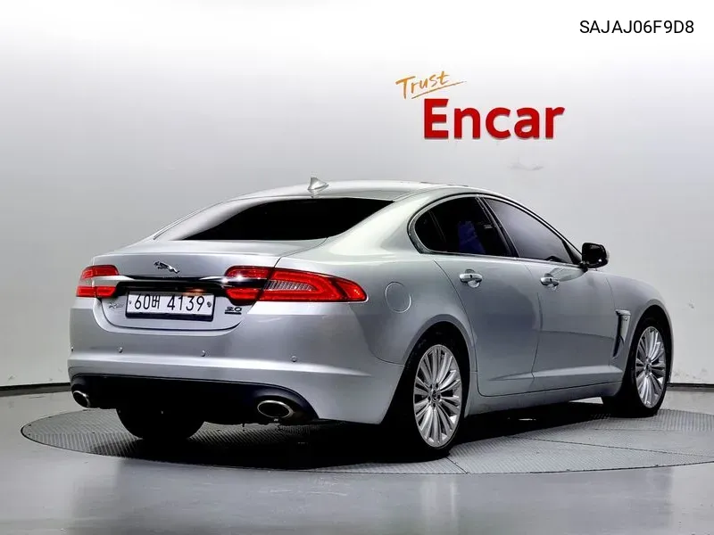 SAJAJ06F9D8 Jaguar New Xf 3.0Sc Awd Premium X250