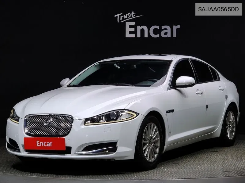 SAJAA0565DD Jaguar New Xf 2.2D Luxury X250