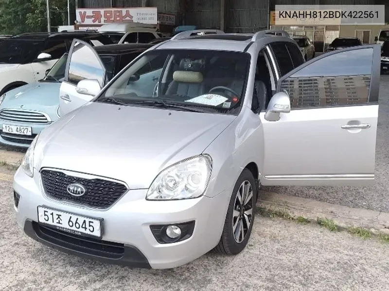 KNAHH812BDK422561 Kia New Carens Lpi 2.0 Glx Top-Of-The-Line Model