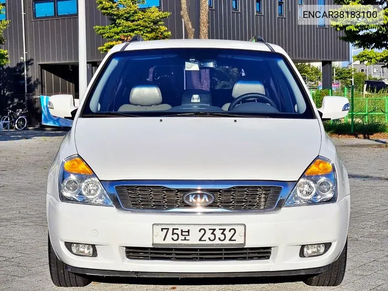 Kia Carnival R Grand Carnival Glx Top-Of-The-Line Model VIN: ENCAR38183100 Lot: 38183100