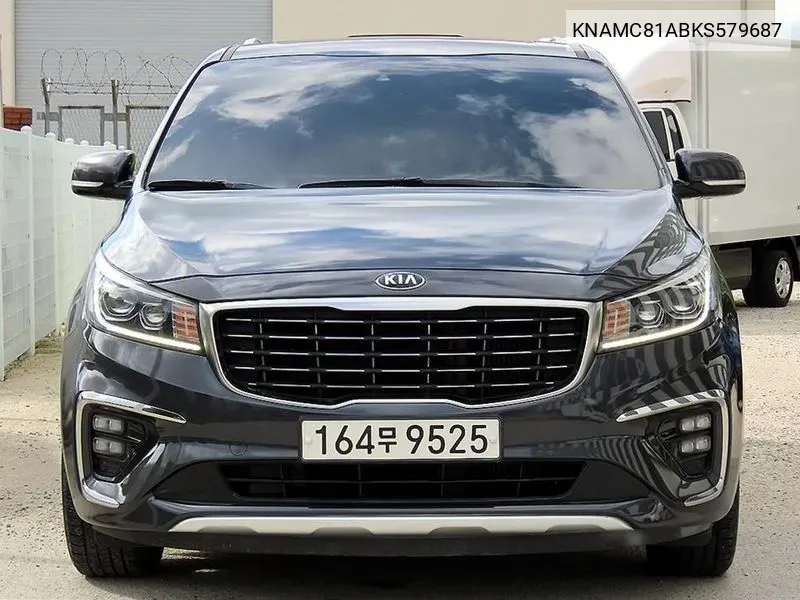 KNAMC81ABKS579687 Kia The New Carnival 9-Seater Prestige