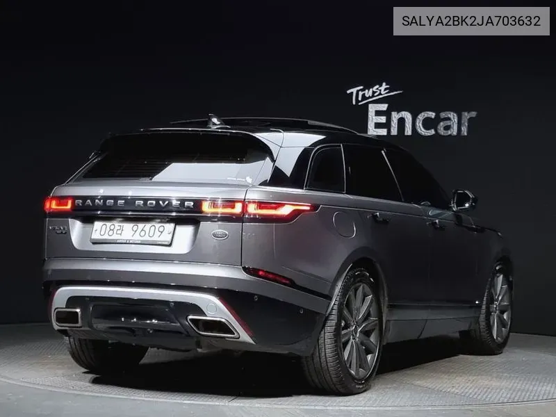 Land Rover Range Rover Velar 3.0 D300 R-Dynamic Se VIN: SALYA2BK2JA703632 Lot: 38172351