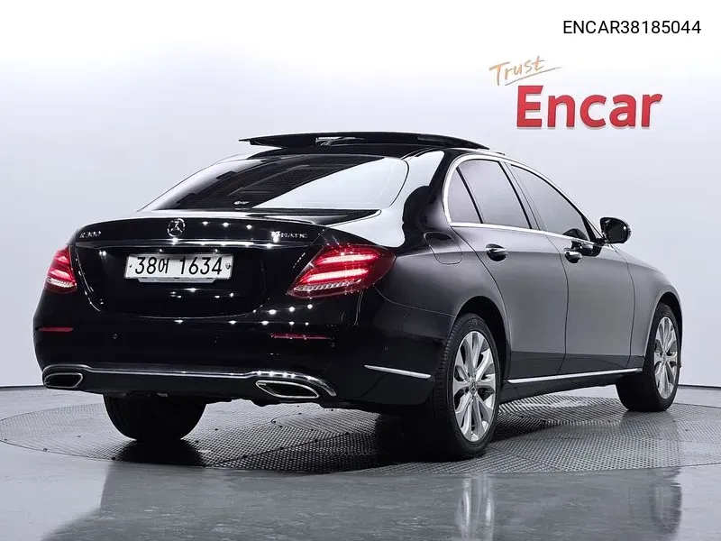 ENCAR38185044 Mercedes E-Class W213 E300 4Matic Exclusive