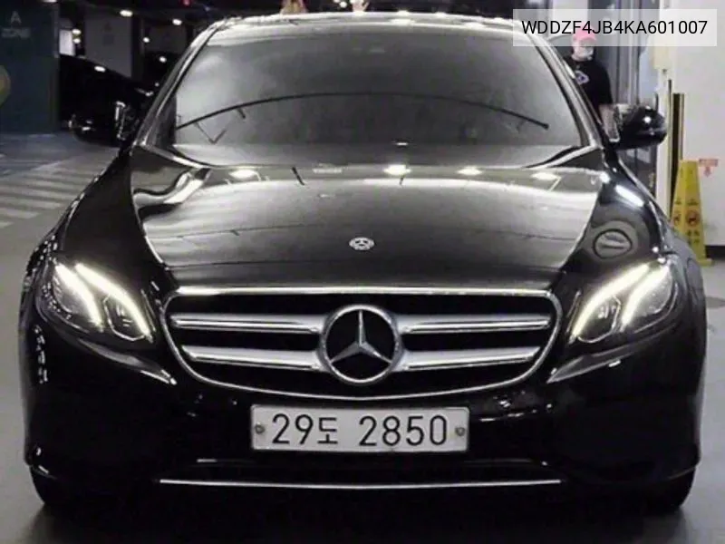 Mercedes E-Class W213 E300 Avantgarde VIN: WDDZF4JB4KA601007 Lot: 38189500