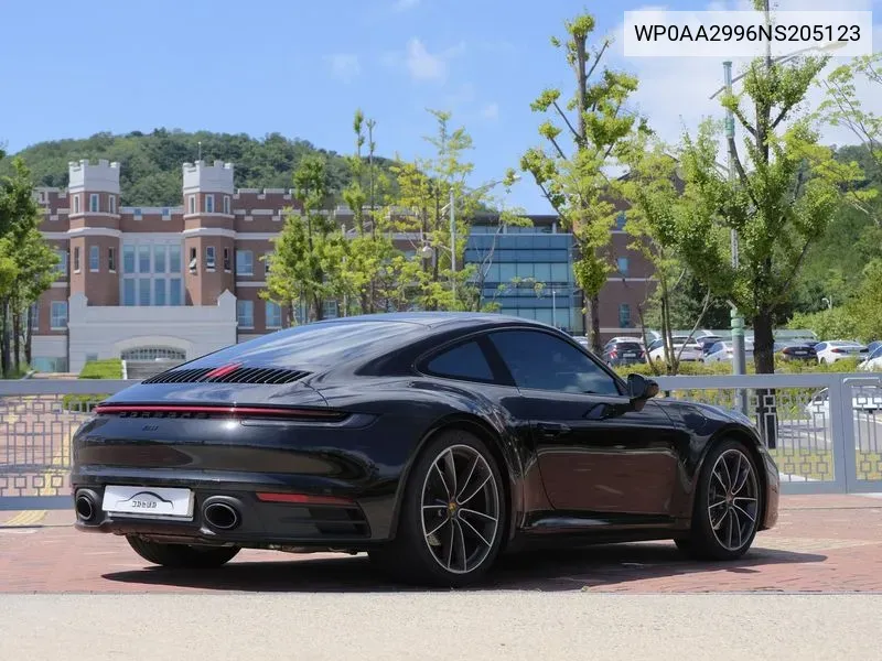 Porsche 911 (992) Carrera VIN: WP0AA2996NS205123 Lot: 38090014