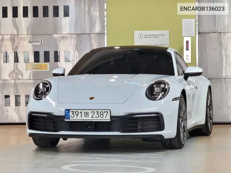 Porsche 911 (992) Carrera S VIN: ENCAR38136023 Lot: 38136023