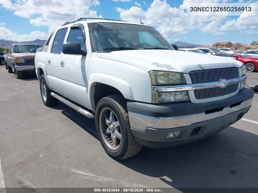 3GNEC12Z65G256913 2005 Chevrolet Avalanche 1500 Ls