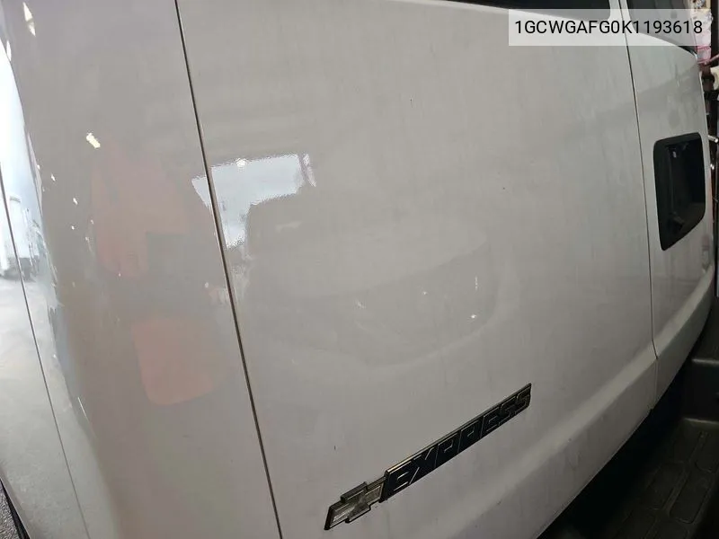 1GCWGAFG0K1193618 2019 Chevrolet Express G2500