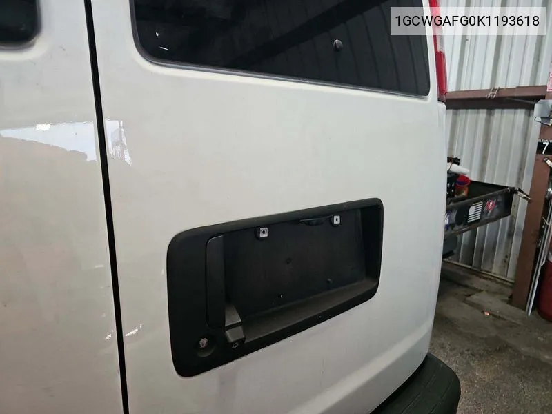 1GCWGAFG0K1193618 2019 Chevrolet Express G2500