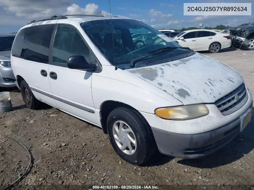 2000 Chrysler Voyager VIN: 2C4GJ25G7YR892634 Lot: 40152189