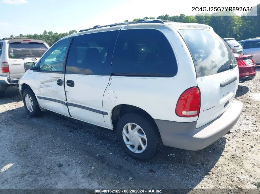 2000 Chrysler Voyager VIN: 2C4GJ25G7YR892634 Lot: 40152189