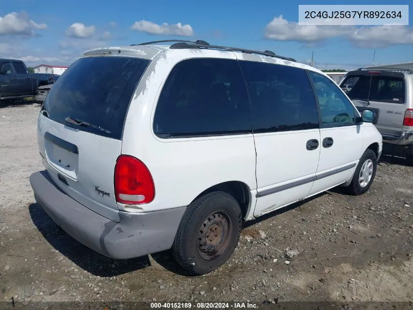 2000 Chrysler Voyager VIN: 2C4GJ25G7YR892634 Lot: 40152189