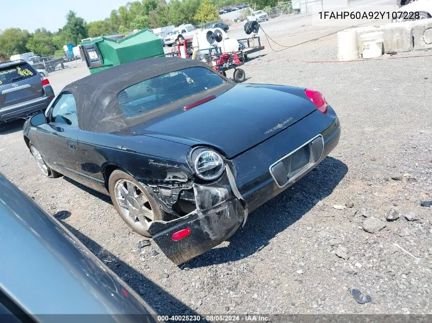 1FAHP60A92Y107228 2002 Ford Thunderbird