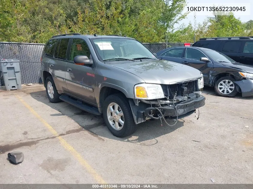 2005 GMC Envoy Slt VIN: 1GKDT13S652230945 Lot: 40313346