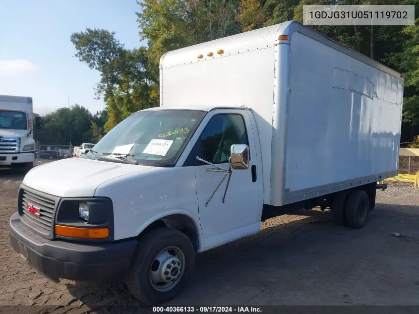 2005 GMC Savana Cutaway G3500 VIN: 1GDJG31U051119702 Lot: 40366133