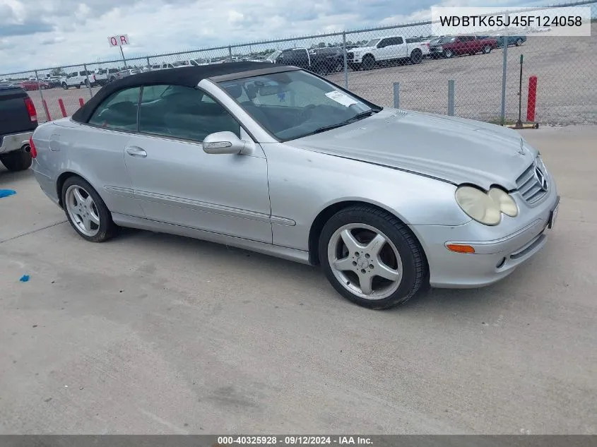 2005 Mercedes-Benz Clk 320 VIN: WDBTK65J45F124058 Lot: 40325928