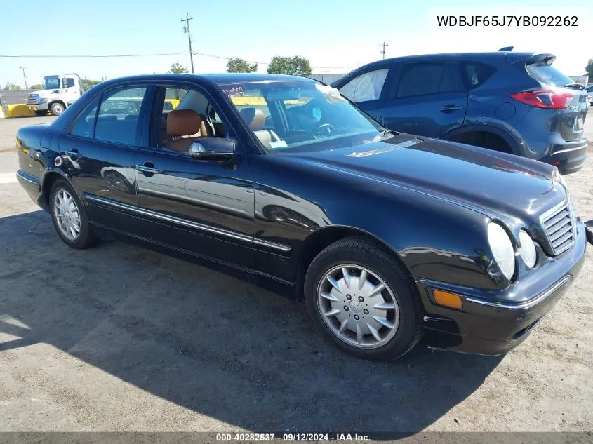 2000 Mercedes-Benz E 320 VIN: WDBJF65J7YB092262 Lot: 40282537