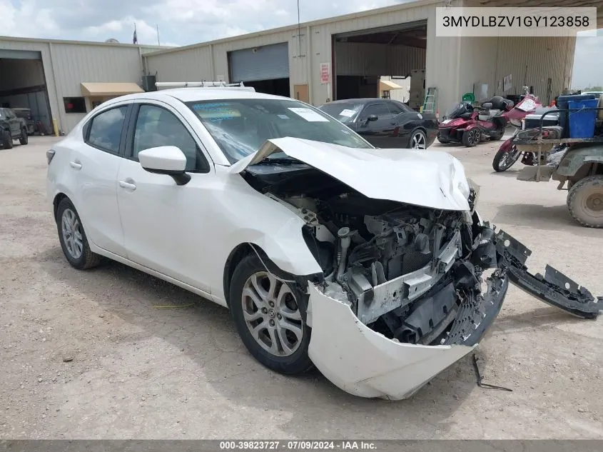 3MYDLBZV1GY123858 2016 Scion Ia